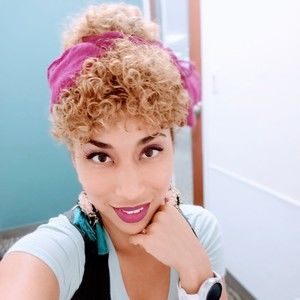 Meet your Posher, Monique